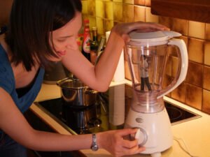 High-Speed Blenders Comparison: The Best Models for Smoothies, Soups, and More
